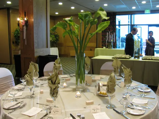 Over 10,000 lodging establishments are taking legal action against Booking.com.